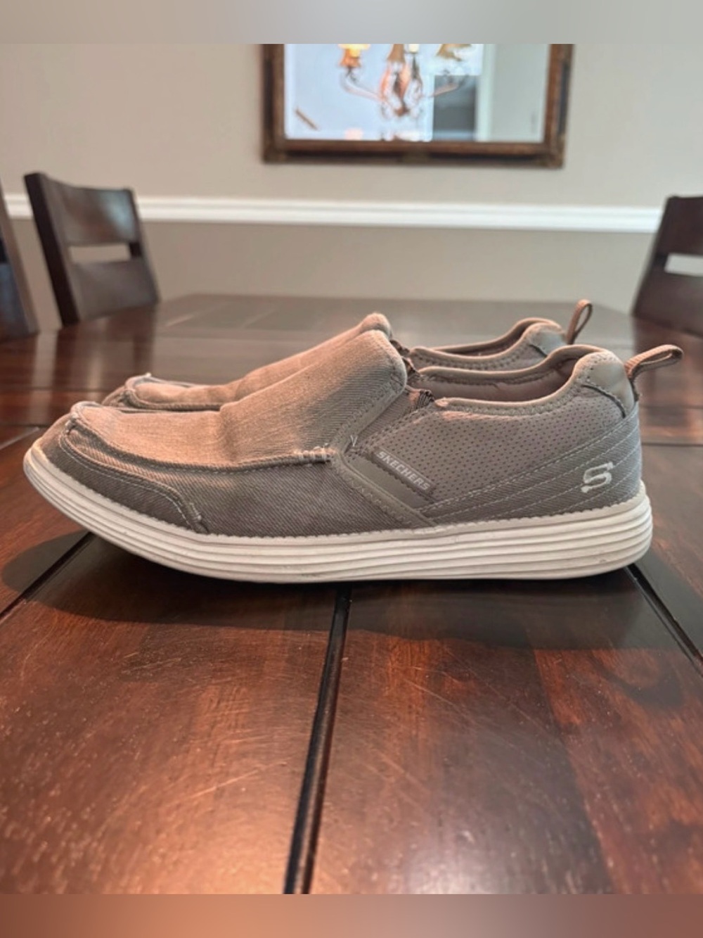 Skechers beige slip-on loafer sneakers size 9